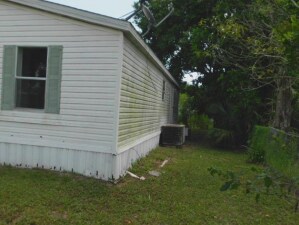 Building Photo - 3 bedroom in Clewiston FL 33440
