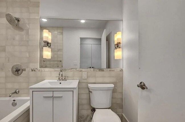 Building Photo - 635 W 42nd St