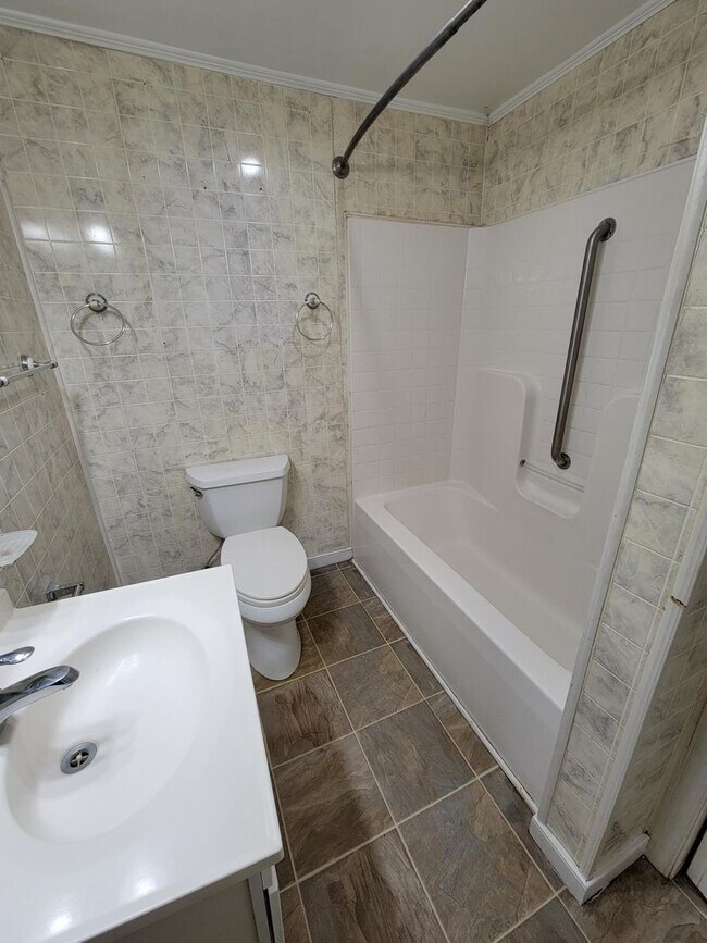 Foto del edificio - Spacious 5 Bedroom Home in Ashland, VA