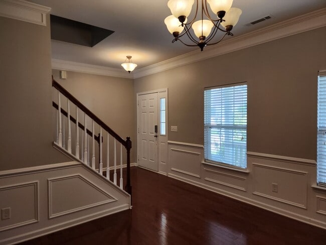 Foto del edificio - Quaint 4-Bedroom Home