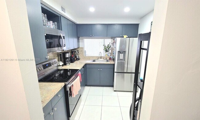 Foto del edificio - 9420 W Flagler St