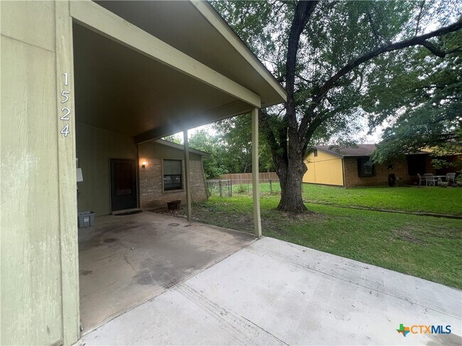 Foto del edificio - 1524 Shannon Cir