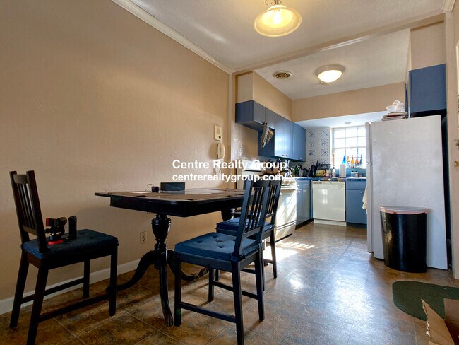 Foto del edificio - 36 Lake Shore Rd