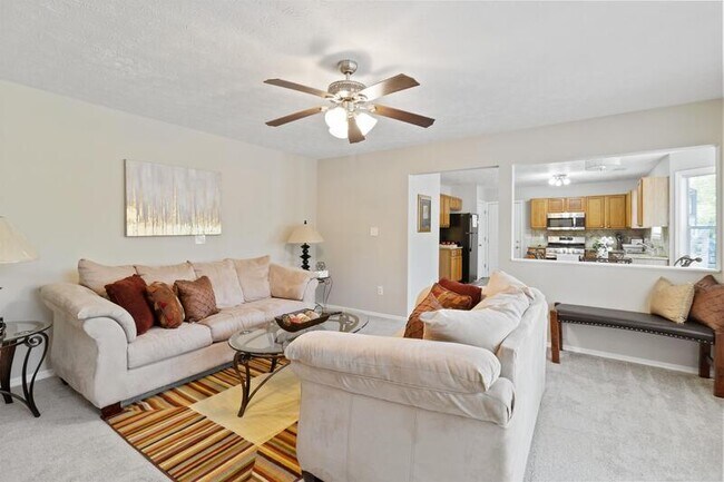 Foto del edificio - 1013 Shady Creek Dr