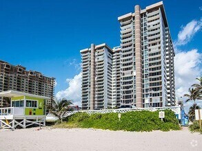 Building Photo - 2030 S Ocean Dr