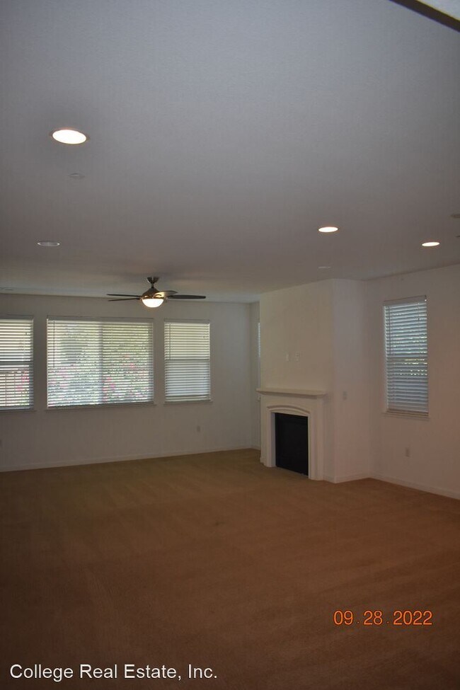 Building Photo - 4 br, 3 bath House - 18357 Exeter Place