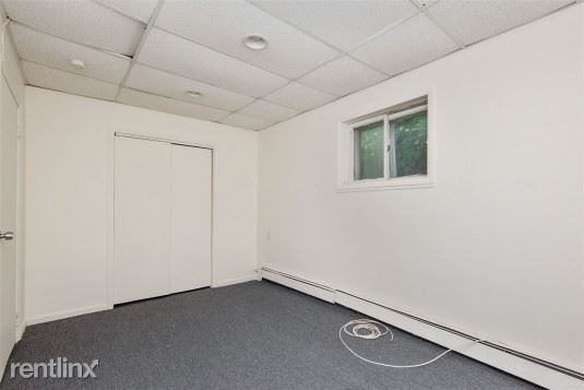 Building Photo - 3 br, 1 bath Apartment - 104 Jefferson St # 1