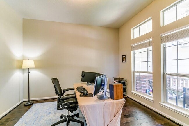 Building Photo - 14015 Blue Vista Dr