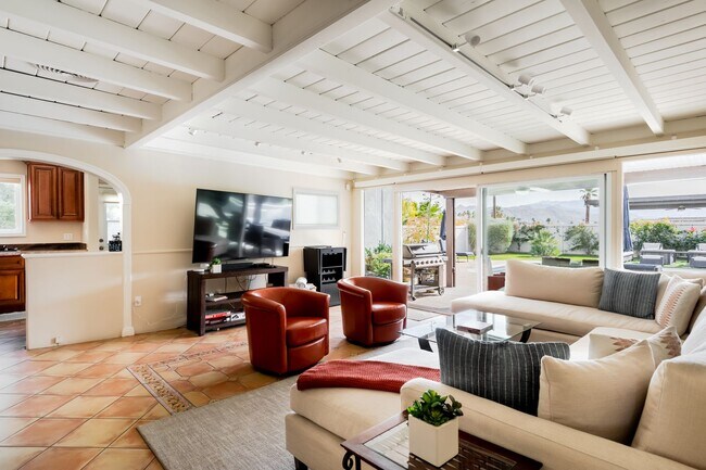 Building Photo - Movie Colony Oasis - Peaceful, Walk to Dow...