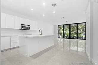 Building Photo - 702 Cypress Grove Dr