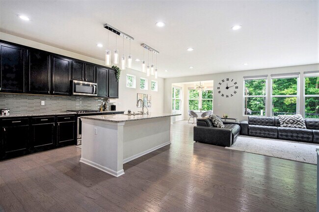 Building Photo - 21183 Calabrese Dr