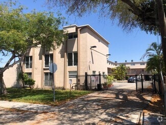Building Photo - 1201 SW 42nd Ave