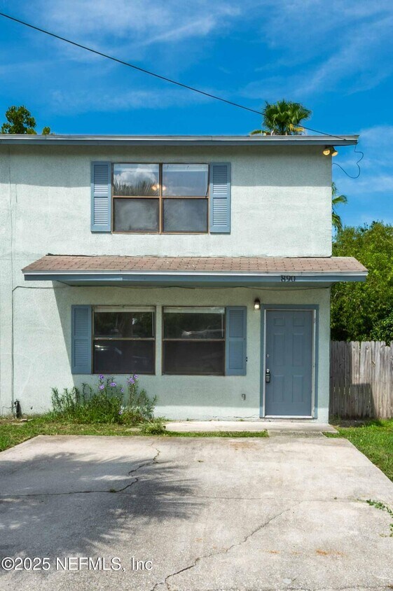 Primary Photo - 890 Hibiscus St