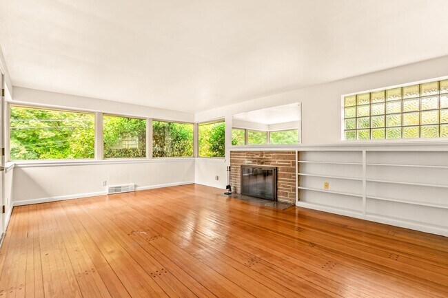 Foto del edificio - 3535 43rd Ave W