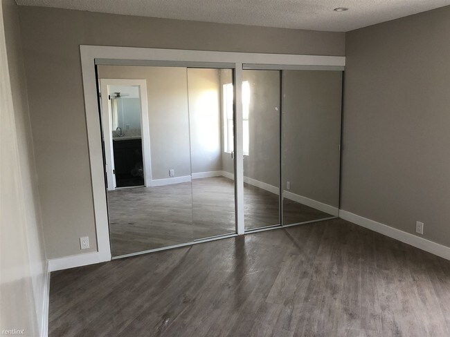 Foto del edificio - 2 br, 2 bath Apartment - 1866 Rodney Dr