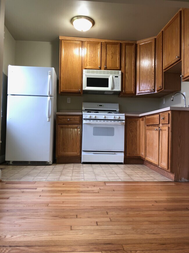 Building Photo - 5538 Midwood Ave