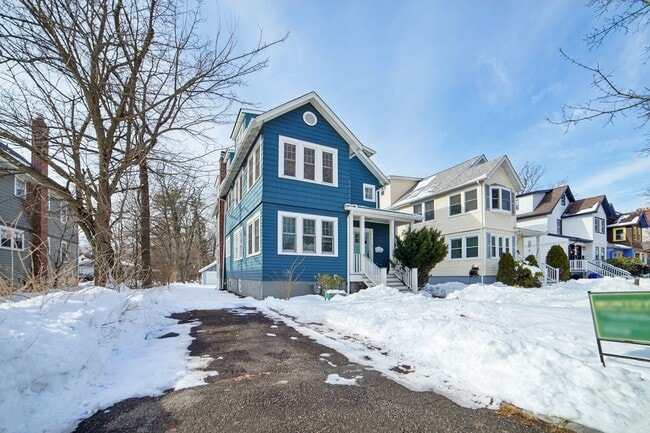 Building Photo - 42 Brookfield Rd