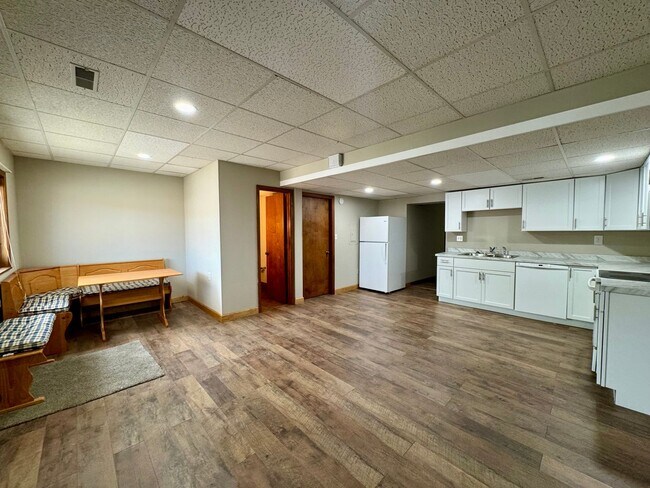 Foto del edificio - Recently remodeled 3-bedroom, 1.5 bath in the brewery district area