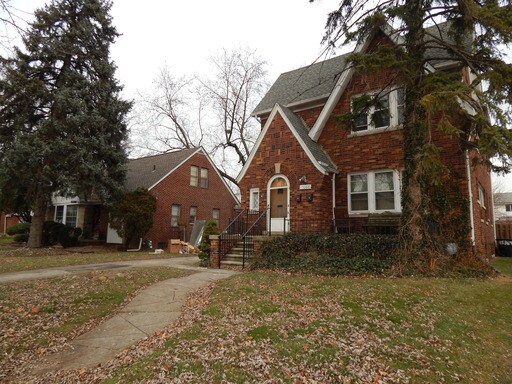 Building Photo - 15368 Gilchrist St