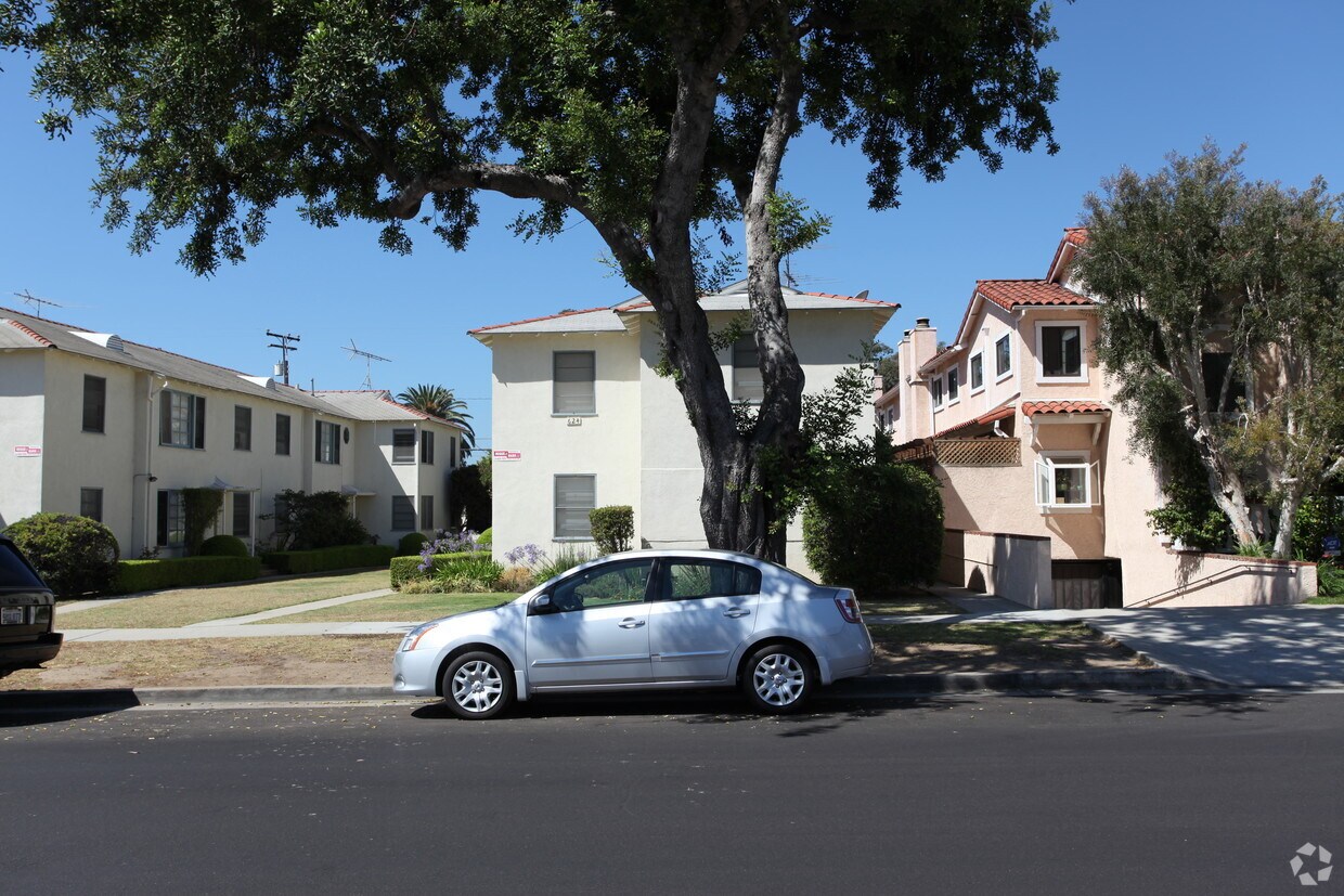 Primary Photo - 624 Lincoln Blvd