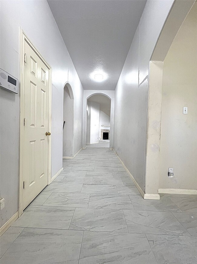 Building Photo - 6839 Catarina Cir