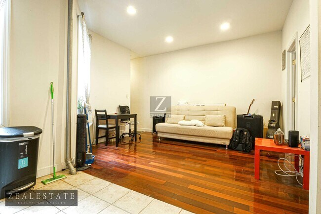 Foto del edificio - 1651 8th Avenue