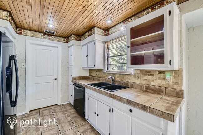 Building Photo - 621 Cimarron Trail