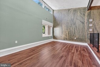 Building Photo - 15563 Peach Walker Dr