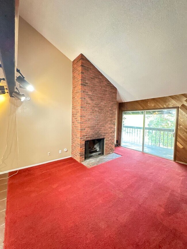 Foto del edificio - Long Beach 2 bed 2 bath - 2 Car Gar - Gated Community - Great Amenities!