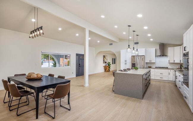 Building Photo - Charming Updated Home in Poway!