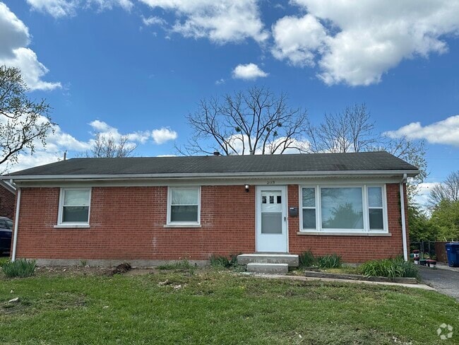 Building Photo - 2119 Jasmine Dr