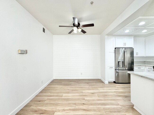 Building Photo - Beautiful 1Bd/1Ba located in Tustin!