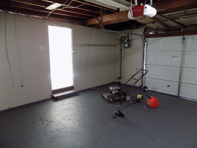 Foto del edificio - 2505 Maplewood Dr