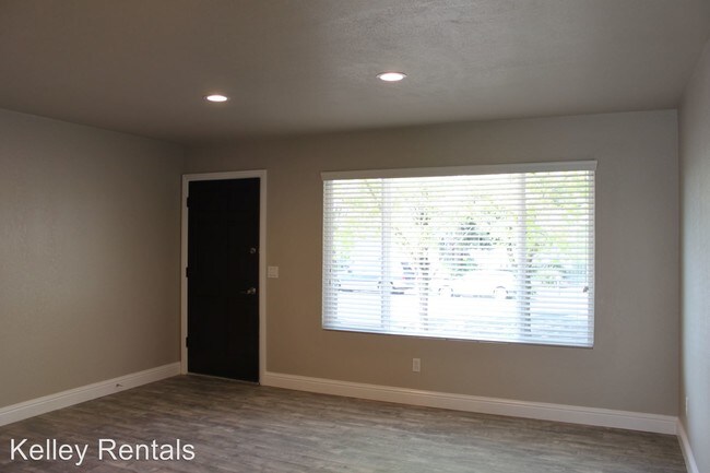 Building Photo - 2540 Campbell Dr