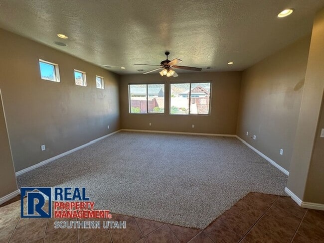 Building Photo - Large Home in Coral Canyon