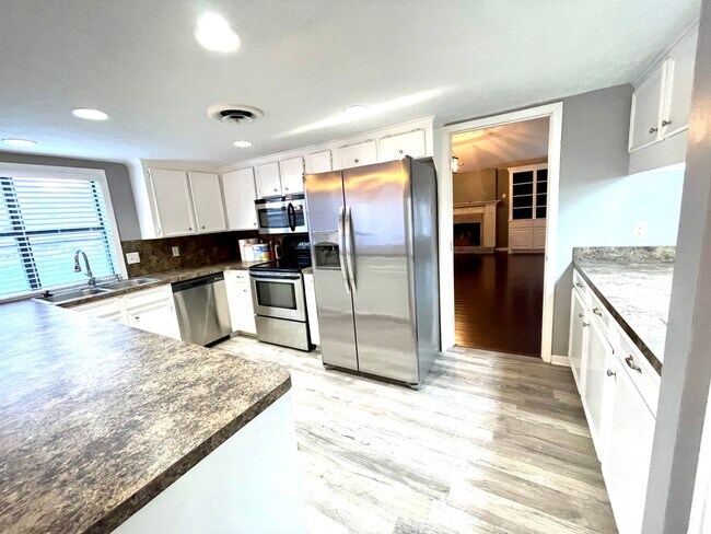 Foto del edificio - 3 Bedroom 2 Bath for Rent in Clinton