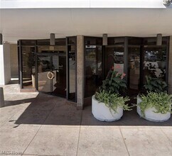 Building Photo - 12700 Lake Rd