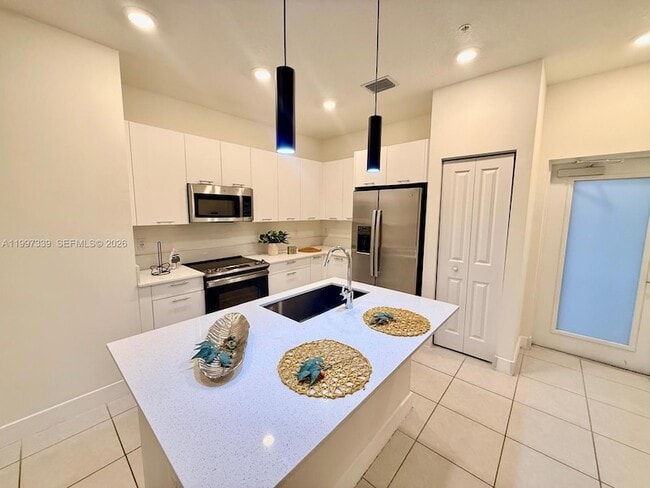 Photo - 8001 NW 41st St Apartment