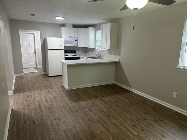 Foto del edificio - 707 Dent St