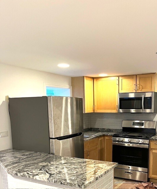 Foto principal - 2000 N Sawyer Ave