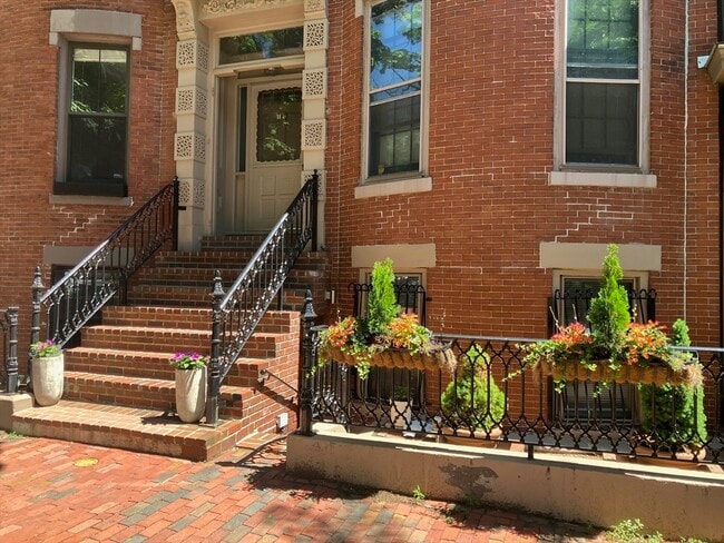 Building Photo - 11A Hanson St