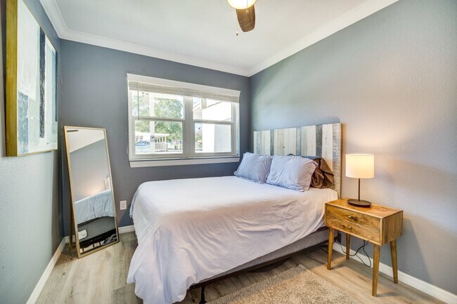 Foto del edificio - 1002 Brothers Ave.