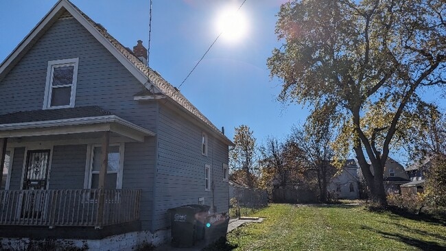 Building Photo - 1319 Grand Ave