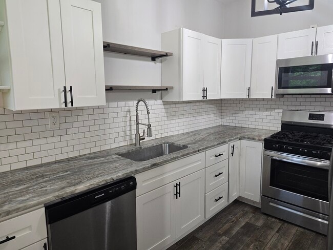 Building Photo - 86 Englewood St