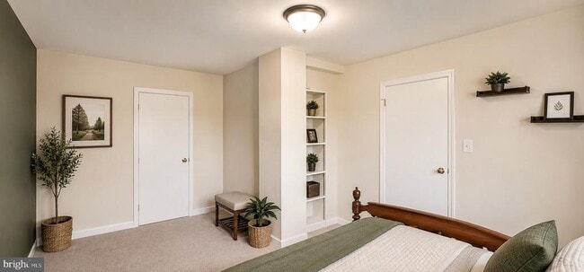 Building Photo - 6621 E Wakefield Dr