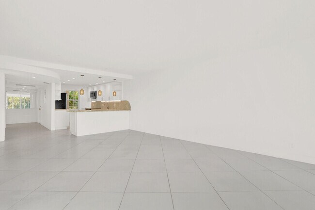 Foto del edificio - 804 Cypress Blvd