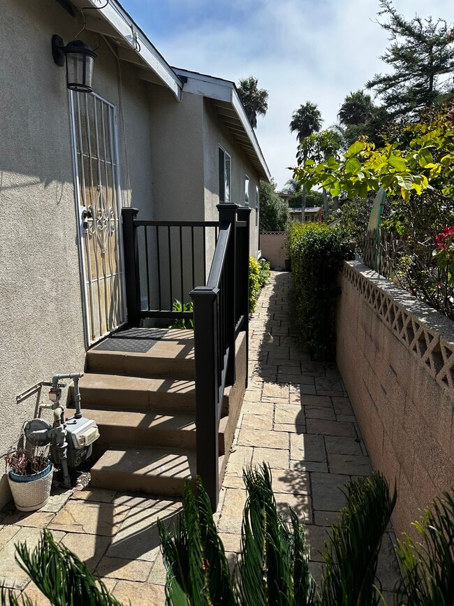 Sideyard (off kitchen) - 819 W 27th St