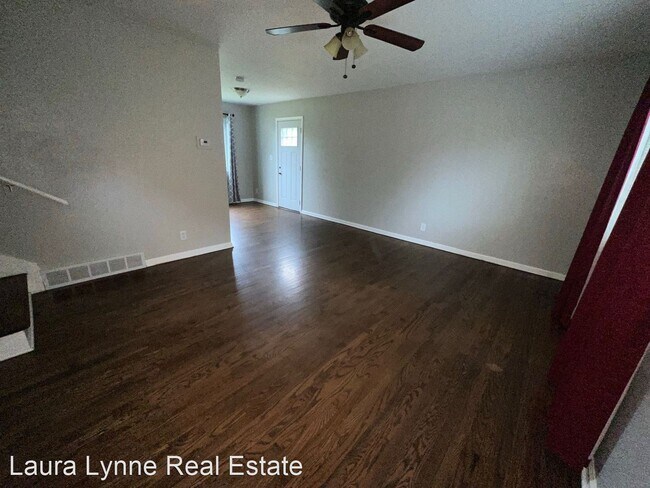 Building Photo - 3 br, 1.5 bath House - 3200 Queen Ridge Dr
