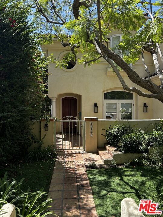 Foto del edificio - 10515 Oaklawn Rd
