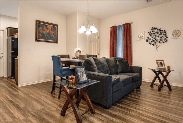 Foto del edificio - 8306 Flintridge Dr